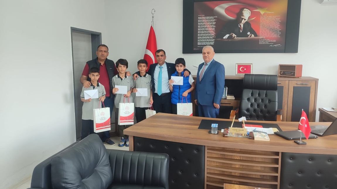 BÖLGE ŞAMPİYONLARIMIZA BİR ÖDÜL DE İLÇE MİLLİ EĞİTİM MÜDÜRLÜĞÜMÜZDEN 